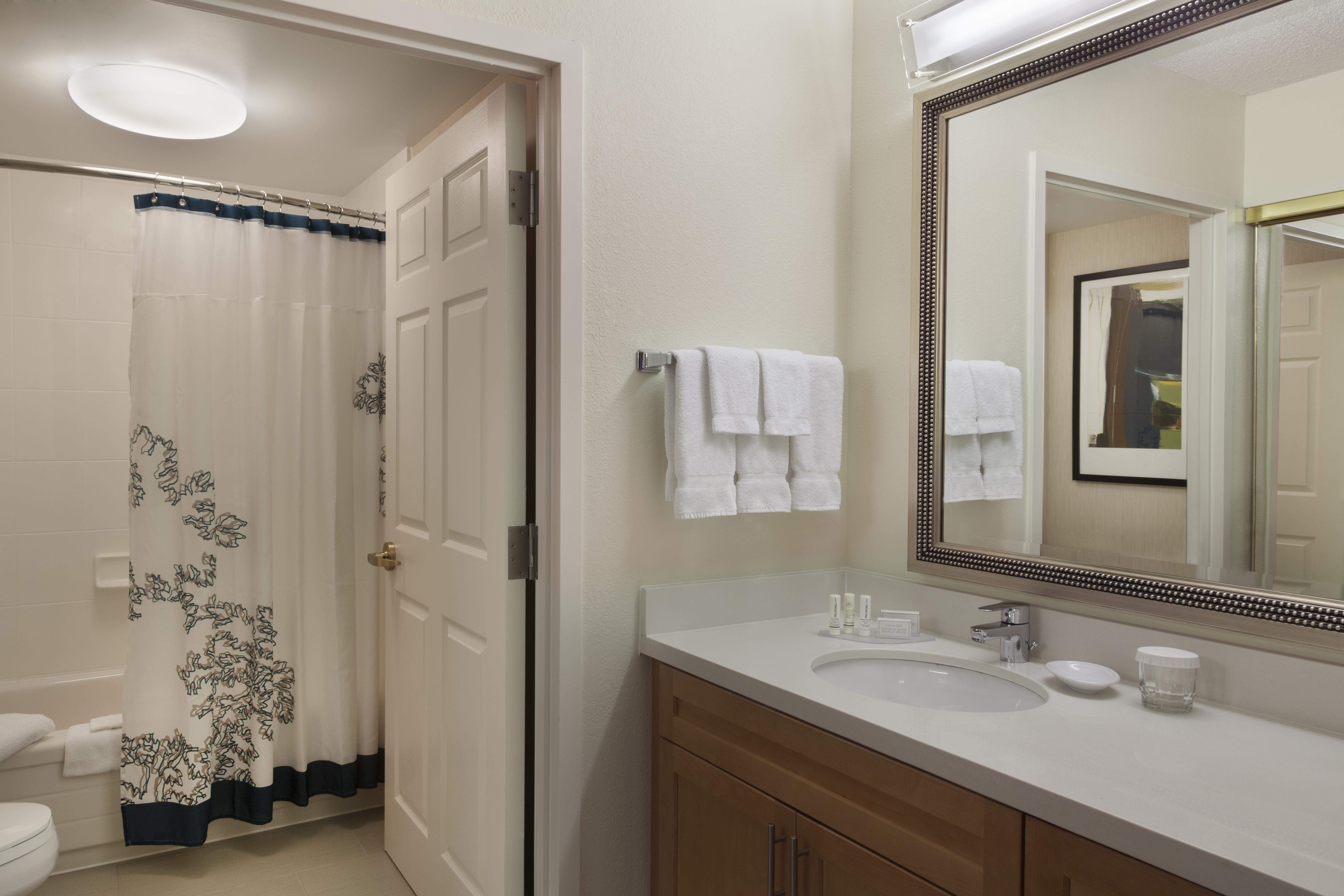 Cambridge Suites Миссиссага Экстерьер фото